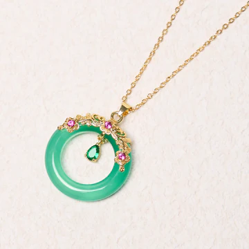 Buddha Stones Green Chalcedony Peace Buckle Design Strength Neck